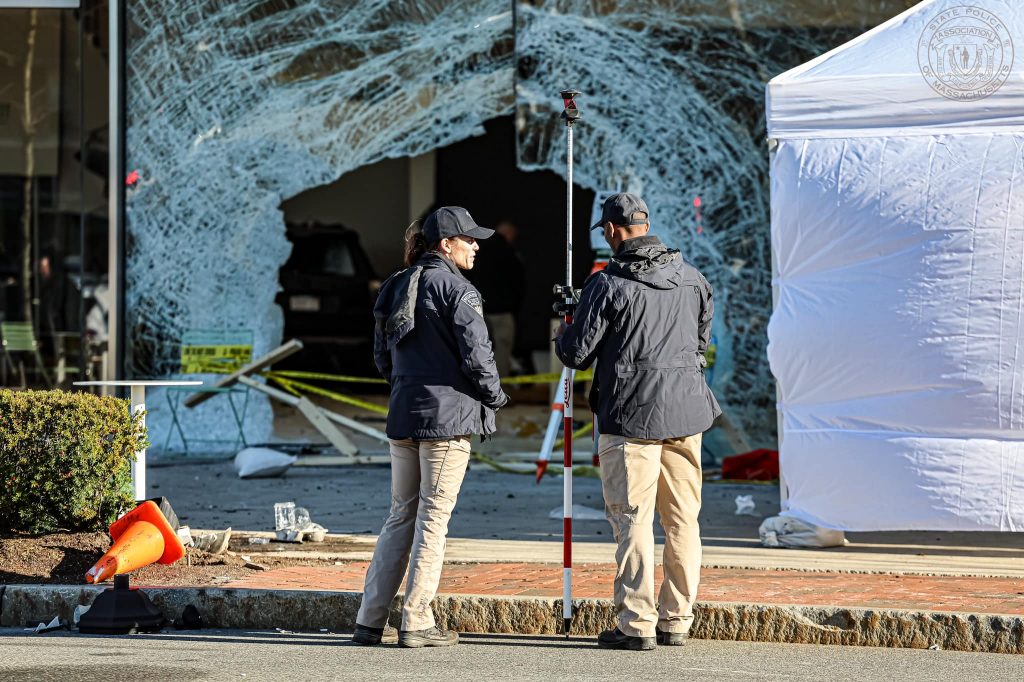 District Attorney Driver arrested in fatal Apple Store crash in