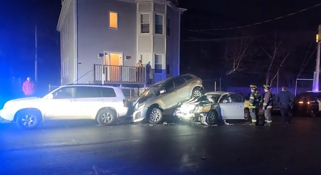 Fall River personnel respond to early morning multivehicle crash with